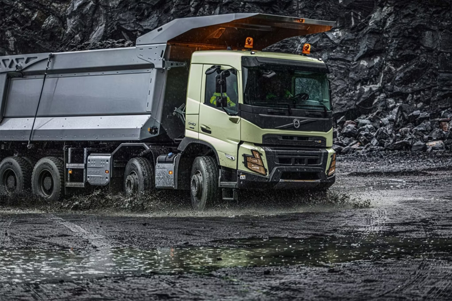 Volvo - Kamyon